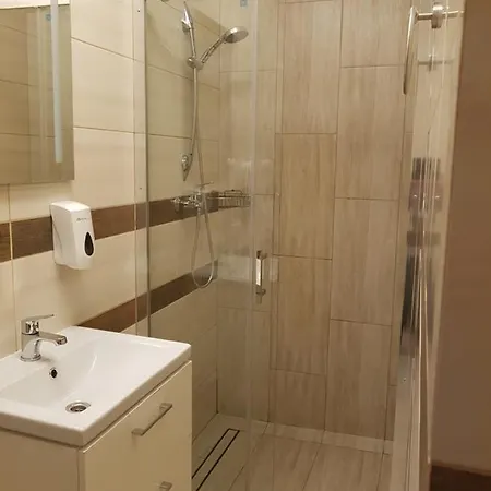 Mleczna - Metro Zacisze