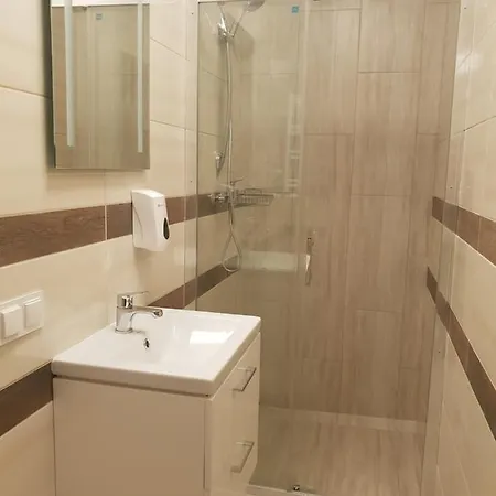 Mleczna - Metro Zacisze * Varsavia