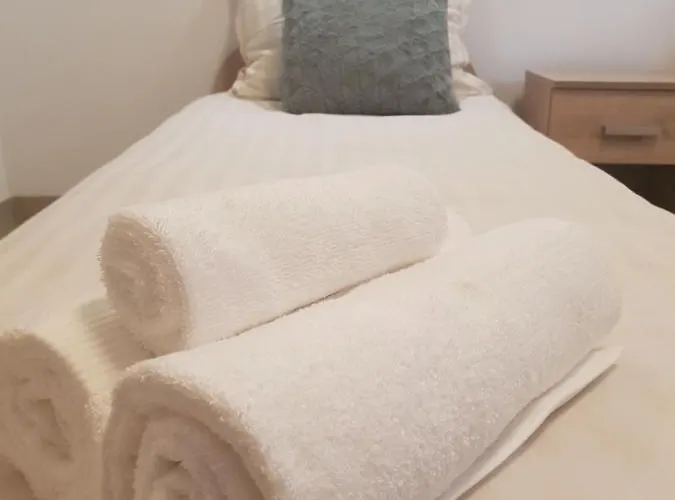 Mleczna - Metro Zacisze