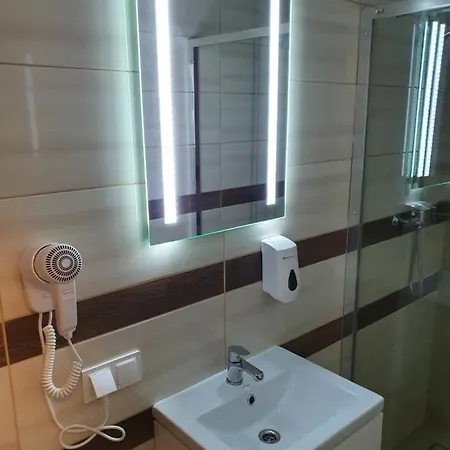 Mleczna - Metro Zacisze Varsó