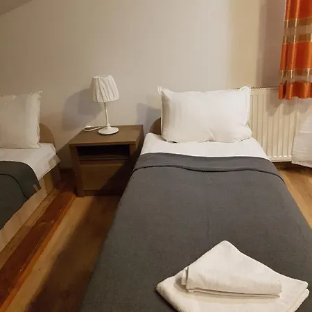 Hostel Mleczna - Metro Zacisze *