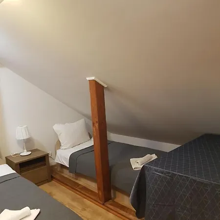 Hostel Mleczna - Metro Zacisze Varsó