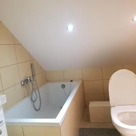 Mleczna - Metro Zacisze Hostel Varsó