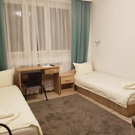 Mleczna - Metro Zacisze Hostel
