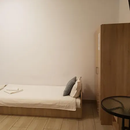 Mleczna - Metro Zacisze