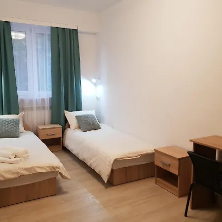 Mleczna - Metro Zacisze بيت شباب وارسو