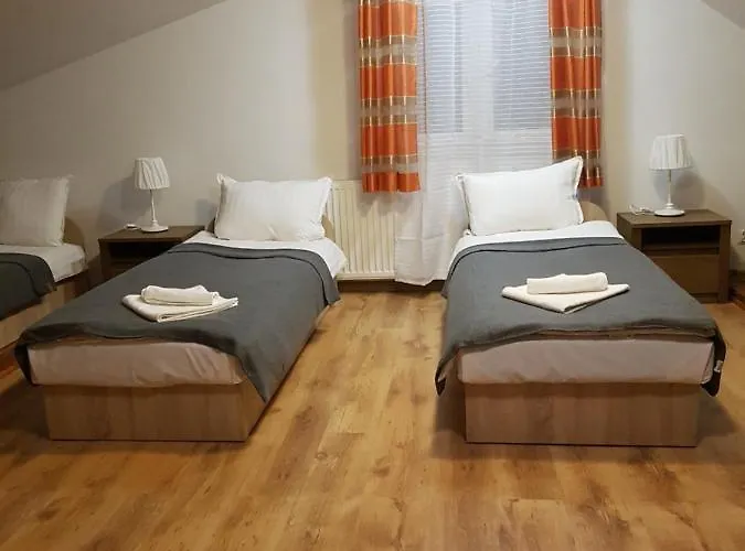 Mleczna - Metro Zacisze Hostel Warsaw