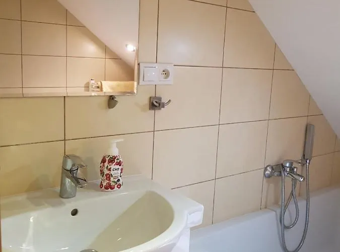 Hostel Mleczna - Metro Zacisze Warsaw