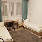 Mleczna - Metro Zacisze Hostel